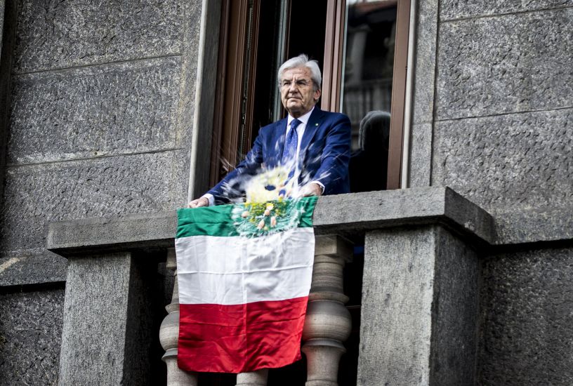 Il tabù del tricolore: quell’anti italianismo tutto… italiano