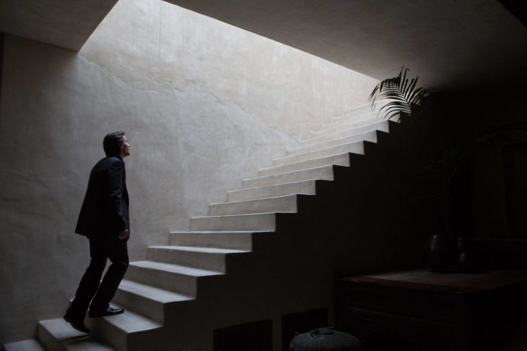 Perdersi nei frammenti del tempo: “Knight of Cups”