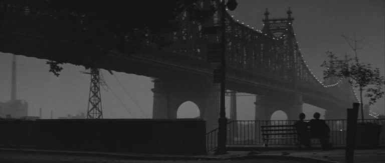 Manhattan di Woody Allen: riscoprire grandi classici (e grandi verità) al cinema